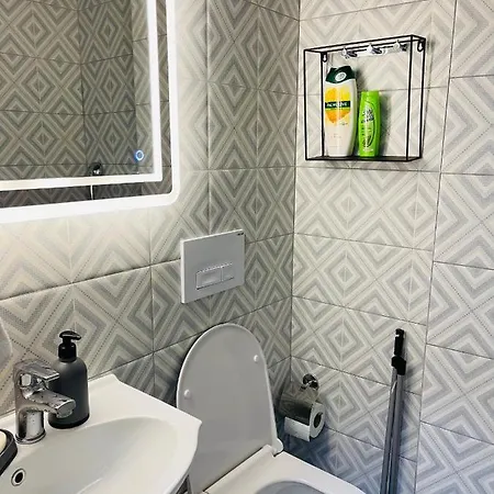 Lovely Ap In The Heart Of Apartmán Tirana